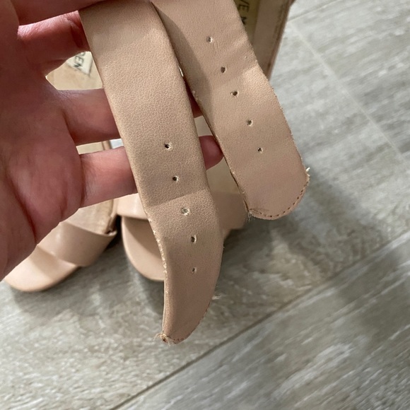 Tan Steve Madden Marlenee heels - Picture 4 of 6